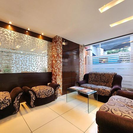 Hotel Lee International Kalkuta Zewnętrze zdjęcie