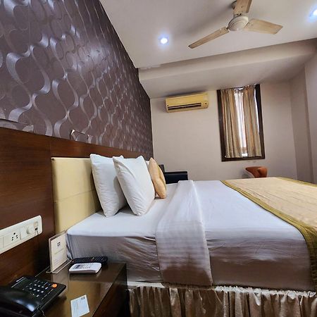 Hotel Lee International Kalkuta Zewnętrze zdjęcie