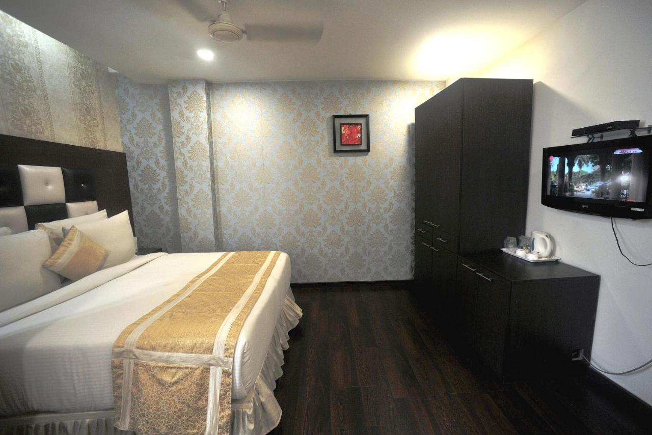 Hotel Lee International Kalkuta Zewnętrze zdjęcie