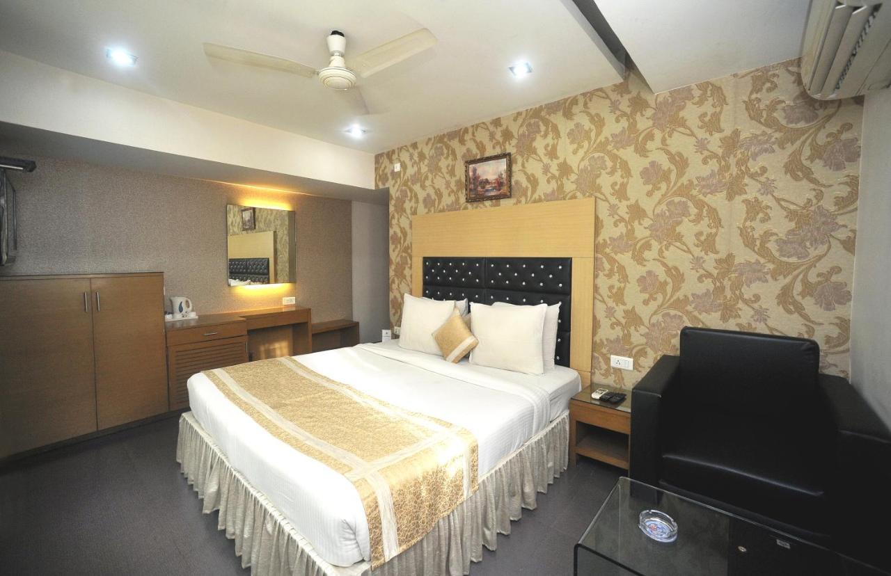 Hotel Lee International Kalkuta Zewnętrze zdjęcie