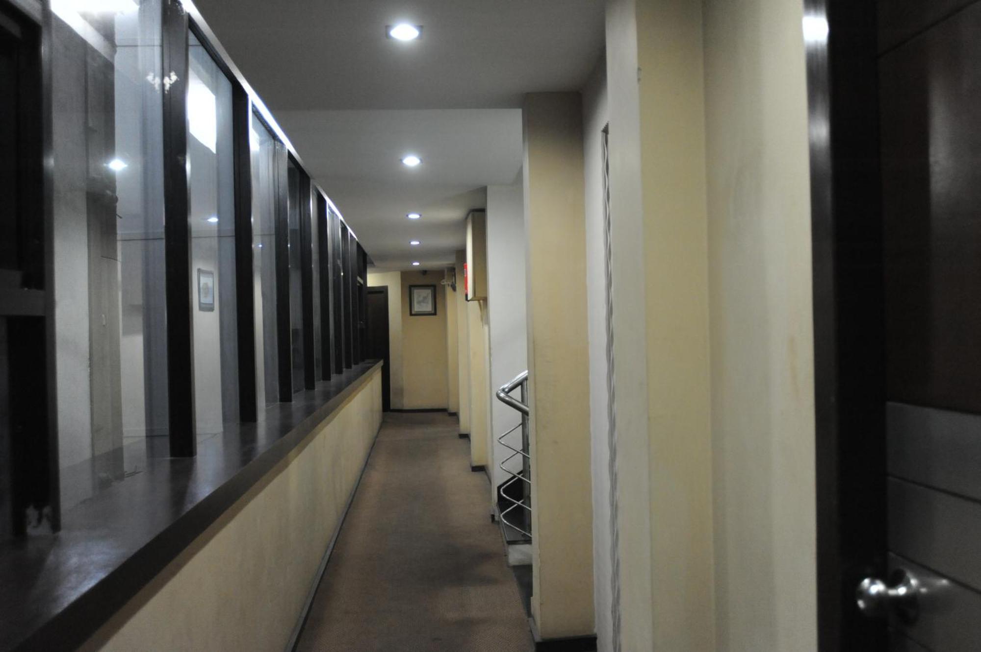 Hotel Lee International Kalkuta Zewnętrze zdjęcie