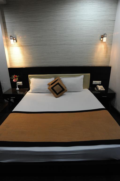 Hotel Lee International Kalkuta Zewnętrze zdjęcie