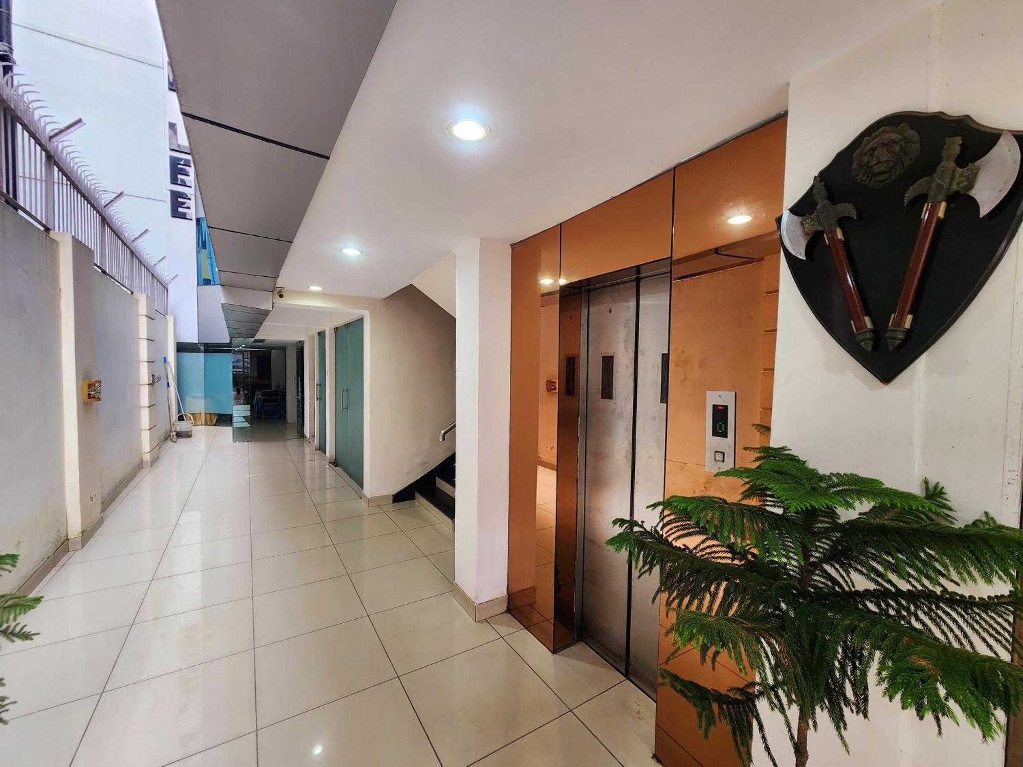 Hotel Lee International Kalkuta Zewnętrze zdjęcie
