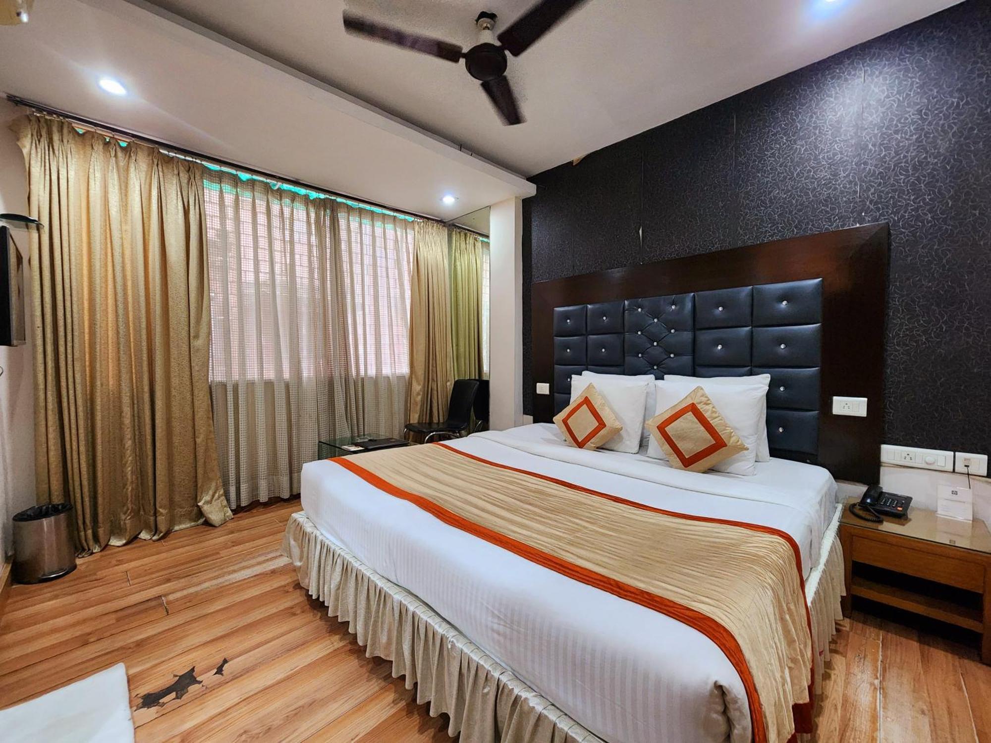 Hotel Lee International Kalkuta Zewnętrze zdjęcie
